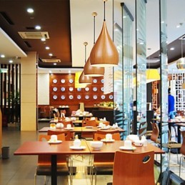 レトロなペンダントライト 木目調メタルカフェペンダントランプ