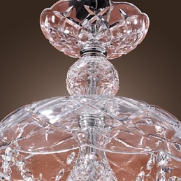 ガラスシェードの 3 つのライトを備えたモダンなクリスタル ペンダント ライト