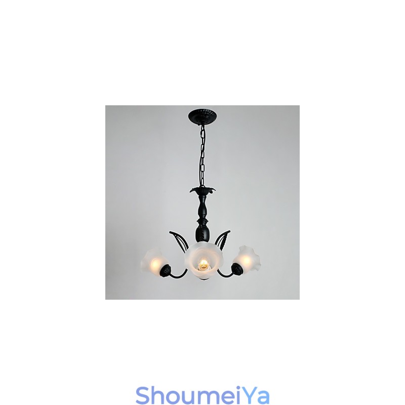 伝統的なクラシックな絵画の金属シャンデリア