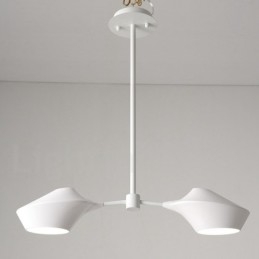 モダンで現代的なパイプシャンデリア、ホワイトブラックのアクリルシェード付き