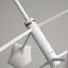 モダンで現代的なパイプシャンデリア、ホワイトブラックのアクリルシェード付き