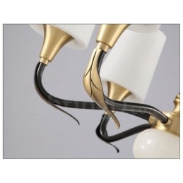 純真鍮の贅沢で素朴なレトロヴィンテージ真鍮ストーンペンダントキャンドルシャンデリア、ガラスシェード付き