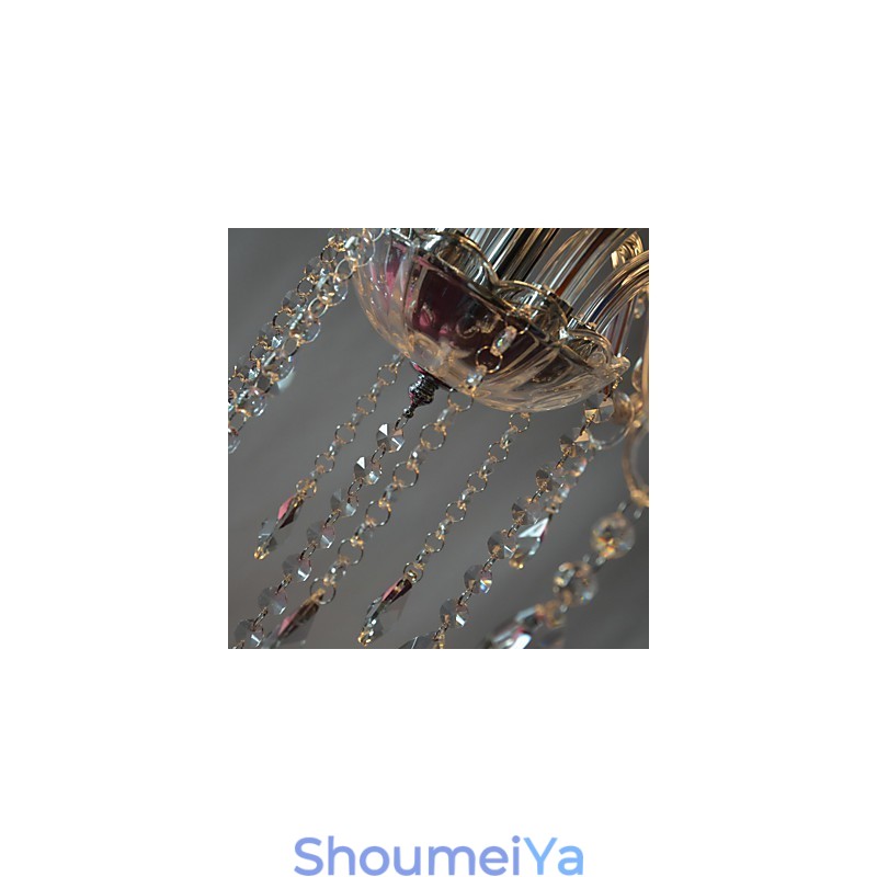 モダンで豪華なクリスタル装飾の6灯シャンデリア