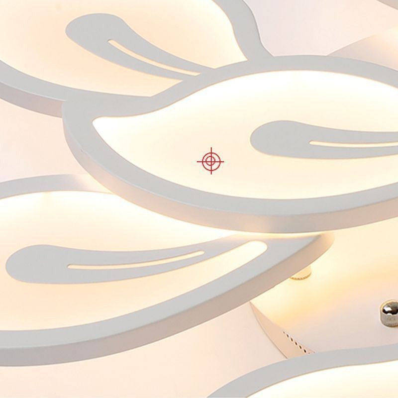 クリエイティブな花びら型フラッシュマウント天井ライト