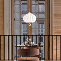 モダンな白いガラスのペンダントライトボール型ミニマリスト天井ライト