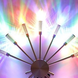 7方向に扇形の光を拡散させるデザインのモダンな壁掛けライト