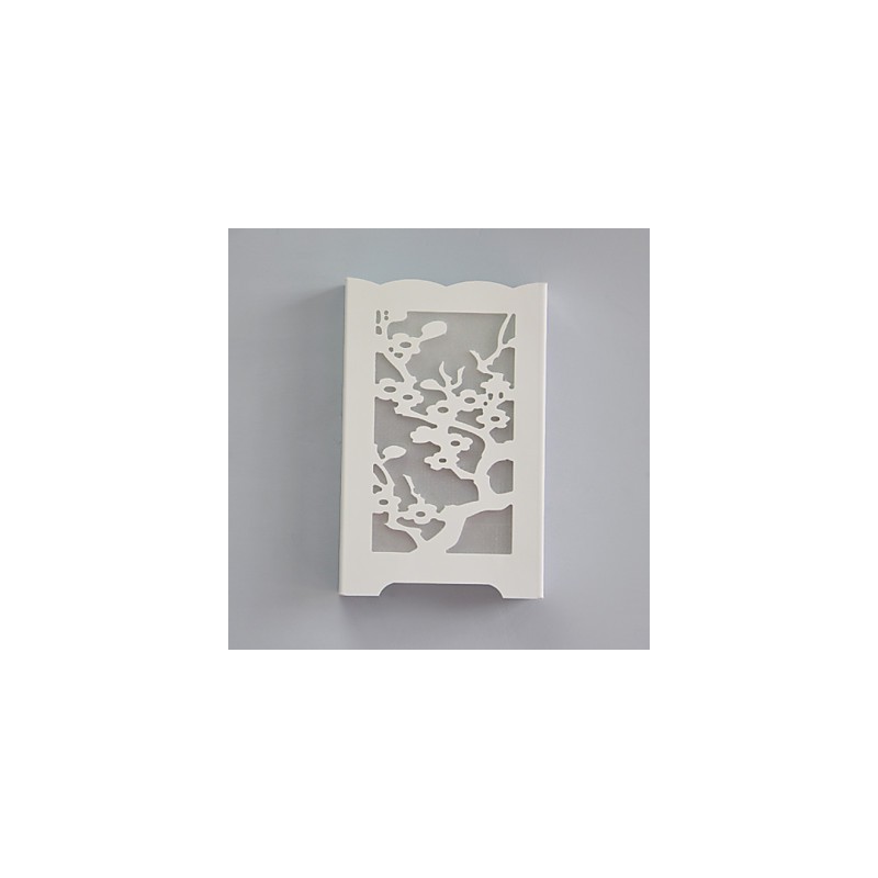 木工品のライトに模様やデザインを彫った白い梅の花の壁ランプ