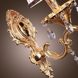 エレガントなピンクのクリスタルウォールライト