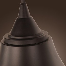 レトロなメタルシェードとブラケットを備えた芸術的なウォールライト