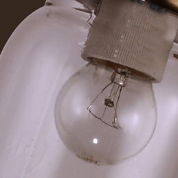 ボトル型の素朴な壁掛けライト