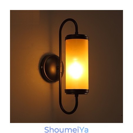 縮小され、現代的なアメリカのカントリーは古代の方法を復元するキャンドルスティックの壁ランプライト