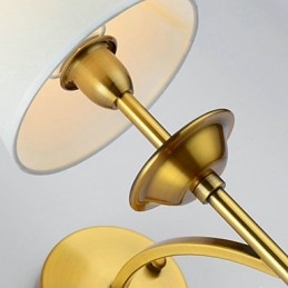 クラシックな寝室用ウォールランプ シンプルな金属製リビングルーム用ウォール燭台 バー カフェ 廊下 バルコニー用ウォールランプ