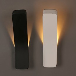 コンパクトで現代的なクリエイティブな曲げられた錬鉄製の壁ランプパワーライト