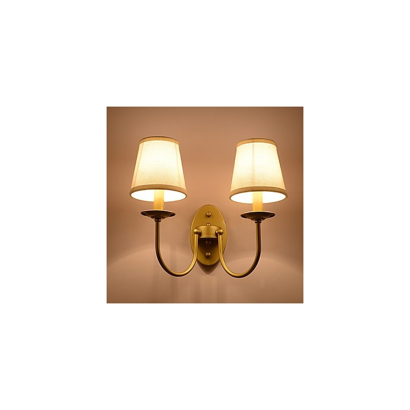 素朴なロッジ風のシンプルなヴィンテージ ペインティング 特徴的なアンビエント ライト 壁取り付け用燭台 壁ライト