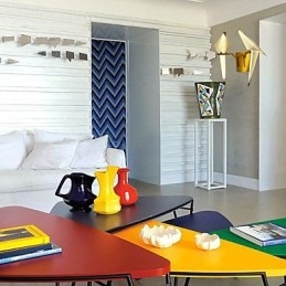 ミニスタイルのアンビエントライトに統合されたシンプルで伝統的なクラシックカントリーゴールド機能