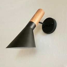 モダンでシンプルなリビングルームのベッド錬鉄模造木製壁ランプ