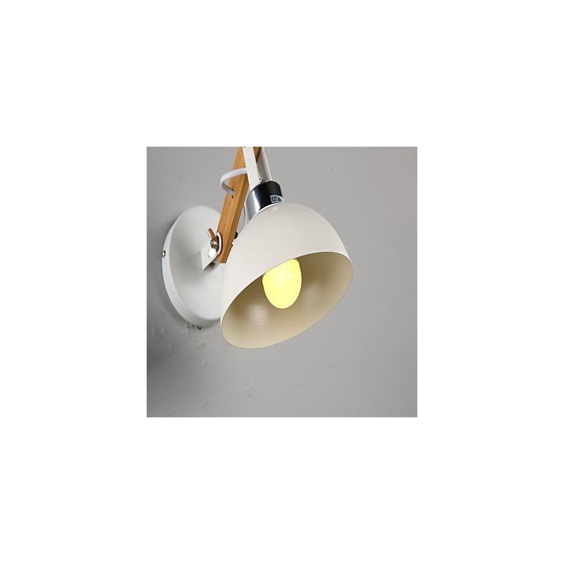 伝統的でクラシックな素朴なロッジカントリーの絵画が特徴のアンビエントライトウォールスコンセウォールライト