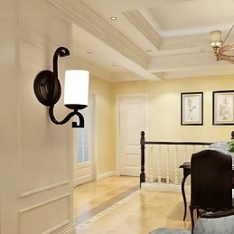 モダンで現代的な絵画の特徴、アンビエントライト、壁取り付け用燭台、壁ライト