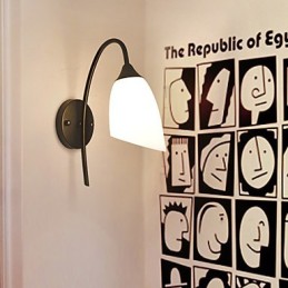 伝統的でクラシックなカントリーレトロ絵画の特徴、壁取り付け用燭台、壁ライト