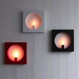 モダンでシンプルなアイアンアートウォールランプクリエイティブなリビングルームの背景ホールベッドの頭の正方形のフレームの装飾ランプとランタン