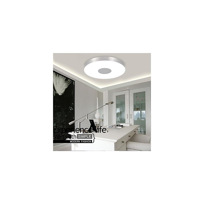 モダンで現代的なブラシ仕上げのメタルフラッシュマウント