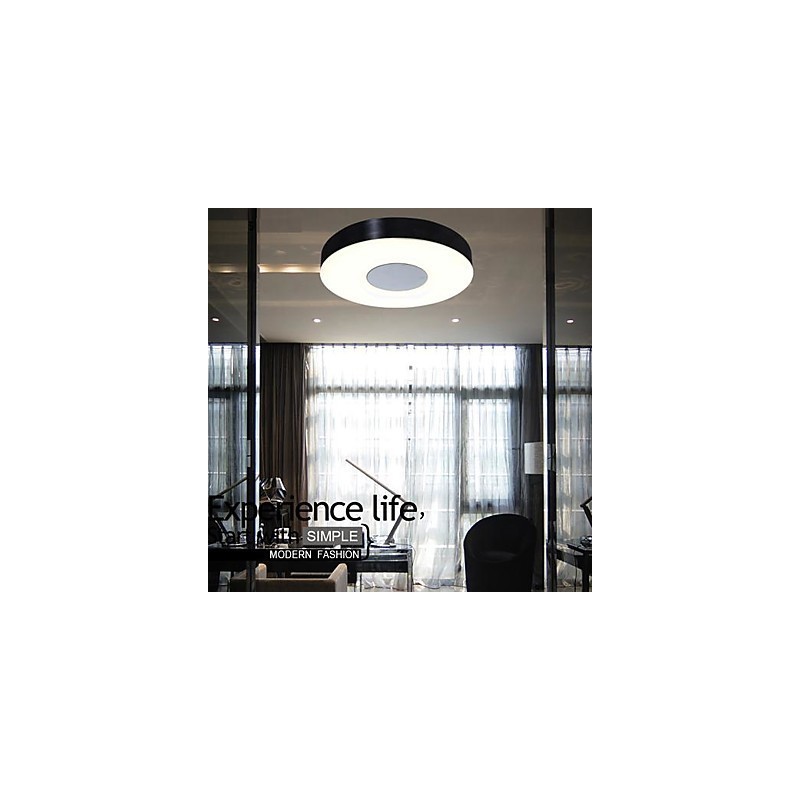 モダンで現代的なブラシ仕上げのメタルフラッシュマウント