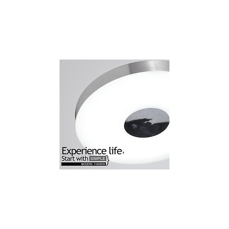 モダンで現代的なブラシ仕上げのメタルフラッシュマウント