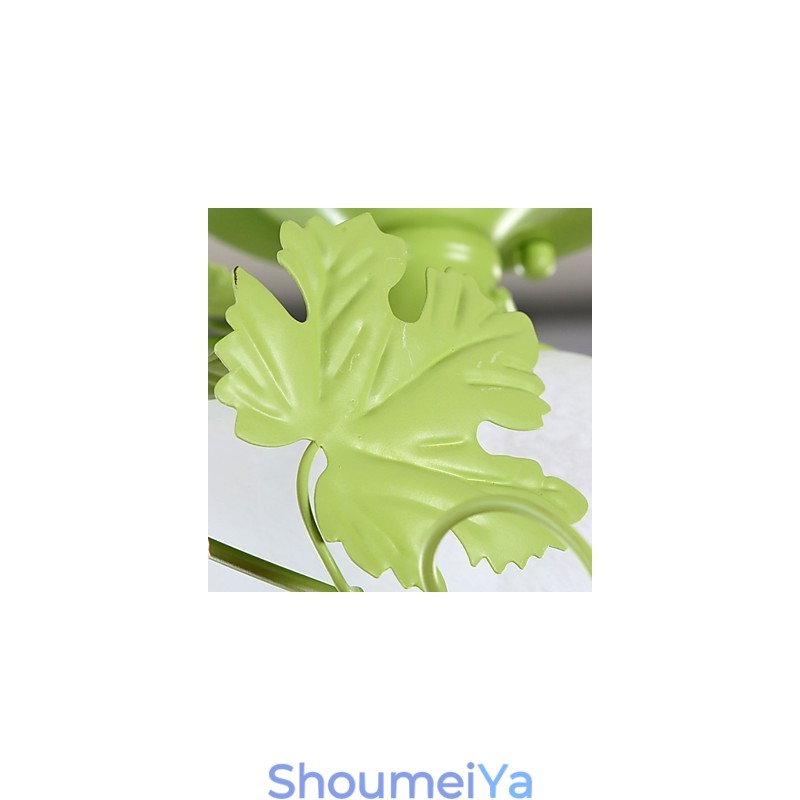 バレンタインデー バラ園の花と植物がドームの光を吸収