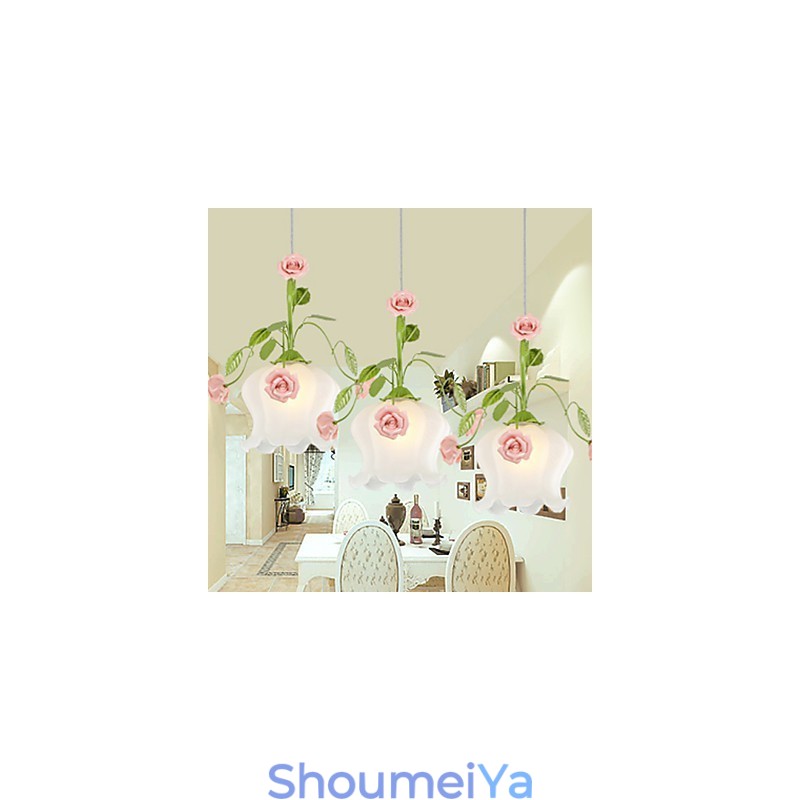 バレンタインデーの庭の花と植物がドームの光を吸収する