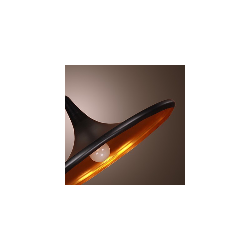 現代的なアルミ製ペンダントライト、ブラックシェード付き