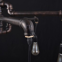レトロなメタルシーリングライトカフェ